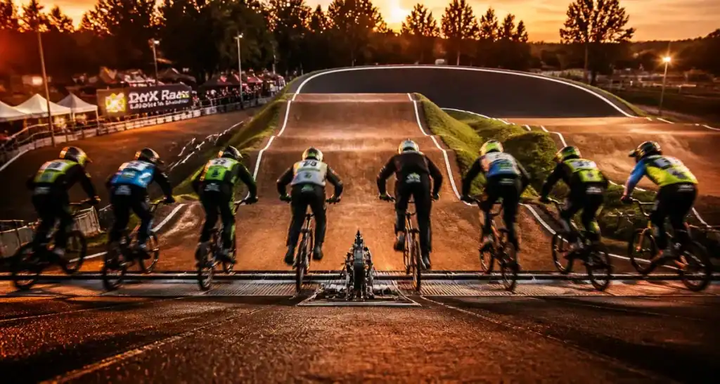 Piste de bmx race homologuée : grille de départ et virages techniques