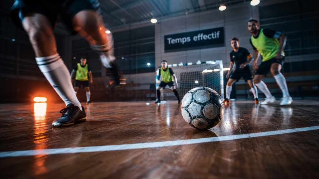 Durée d’un match de futsal : 40 minutes effectives, une pause de 15 minutes et des prolongations possibles